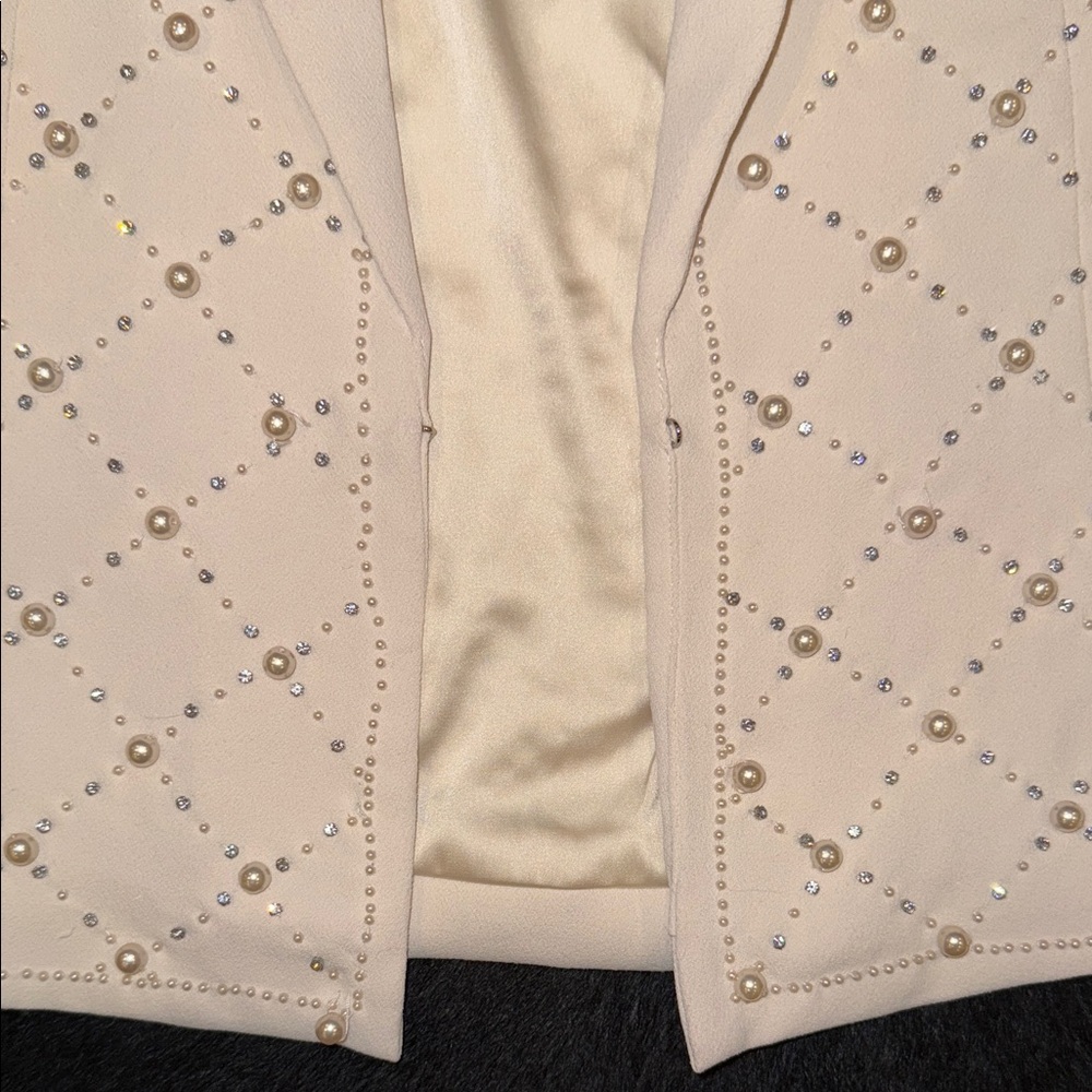 House of CB Ivory Blazer with Pearls and crystals. - Picture 9 of 14